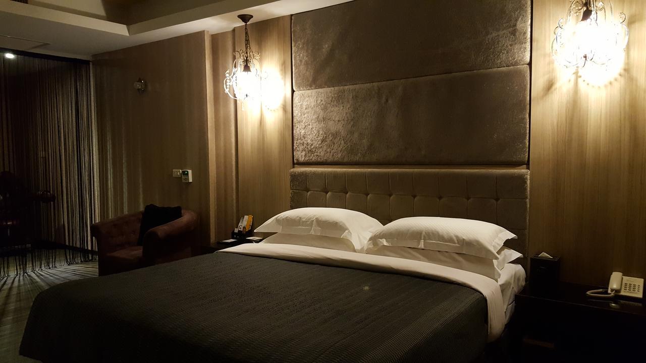 The Riverside Hotel & Motel Kaohsiung Dış mekan fotoğraf