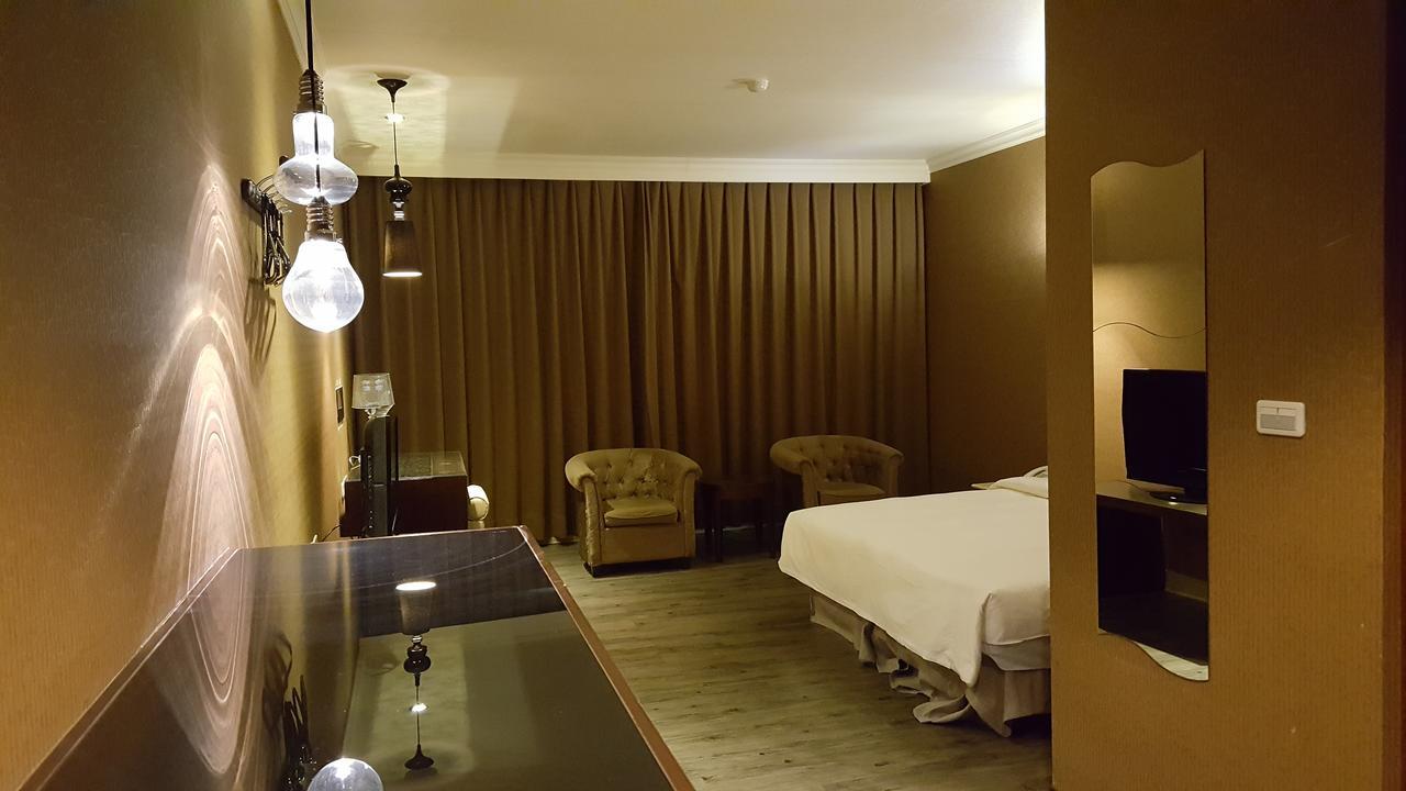 The Riverside Hotel & Motel Kaohsiung Dış mekan fotoğraf