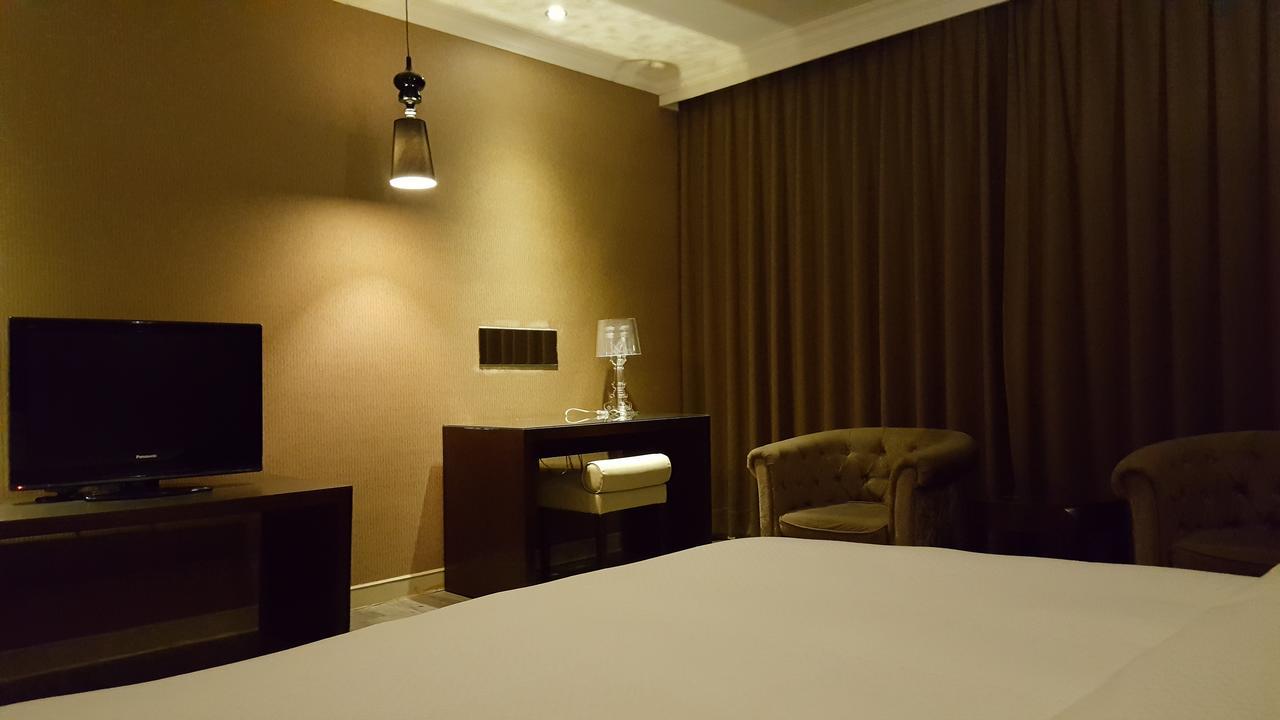 The Riverside Hotel & Motel Kaohsiung Dış mekan fotoğraf