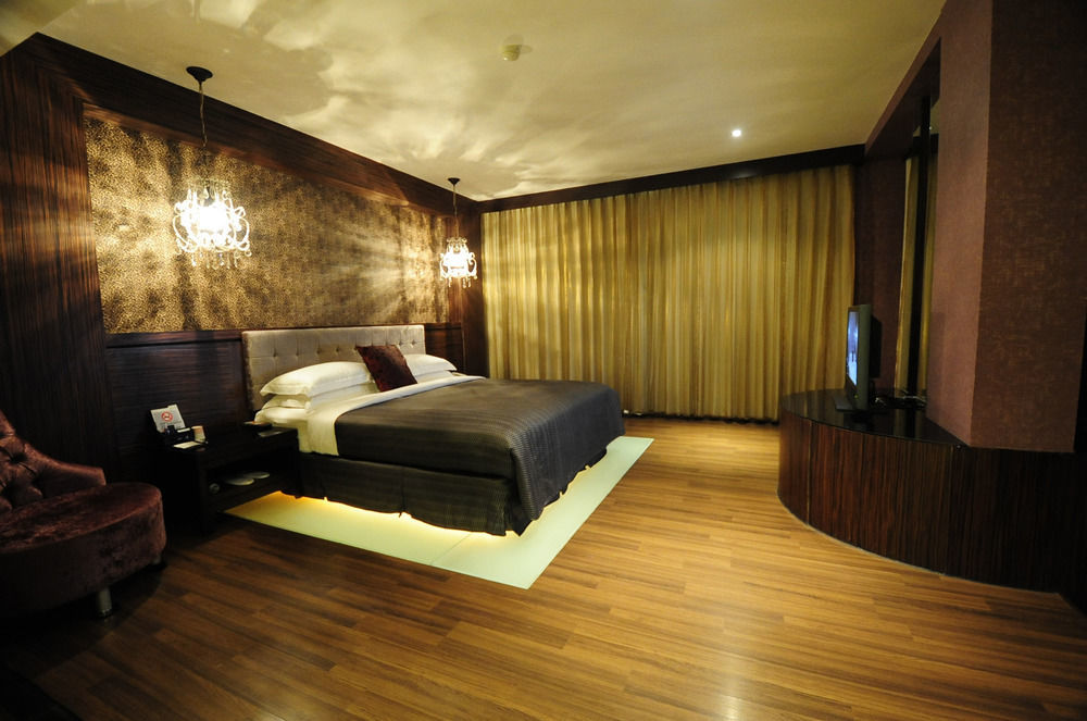 The Riverside Hotel & Motel Kaohsiung Dış mekan fotoğraf