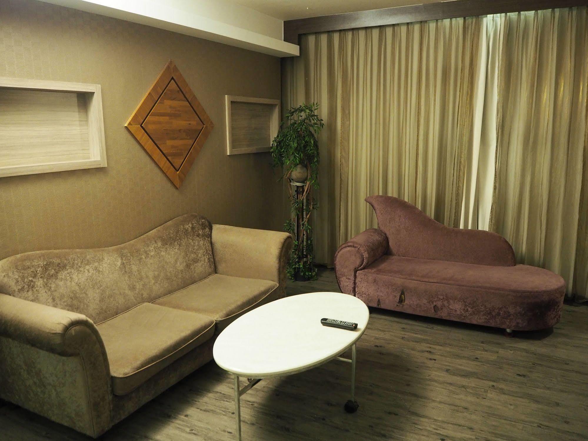 The Riverside Hotel & Motel Kaohsiung Dış mekan fotoğraf
