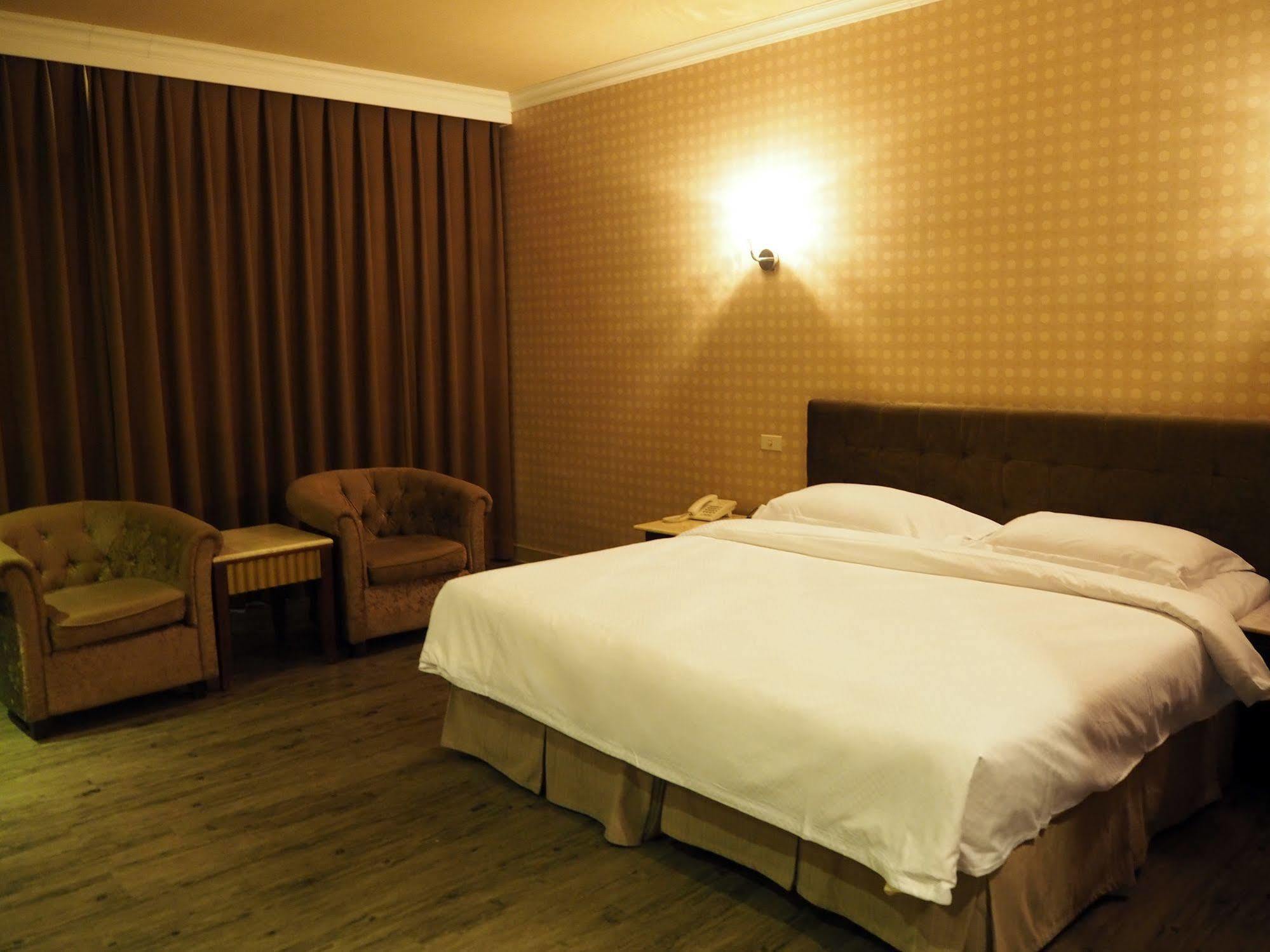 The Riverside Hotel & Motel Kaohsiung Dış mekan fotoğraf