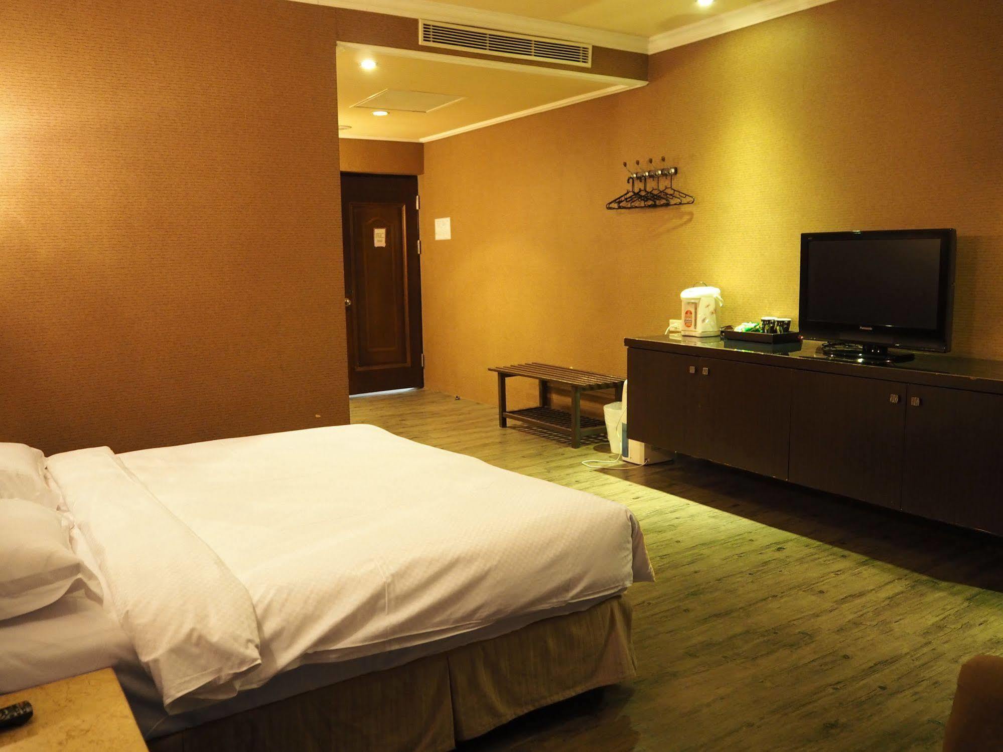 The Riverside Hotel & Motel Kaohsiung Dış mekan fotoğraf