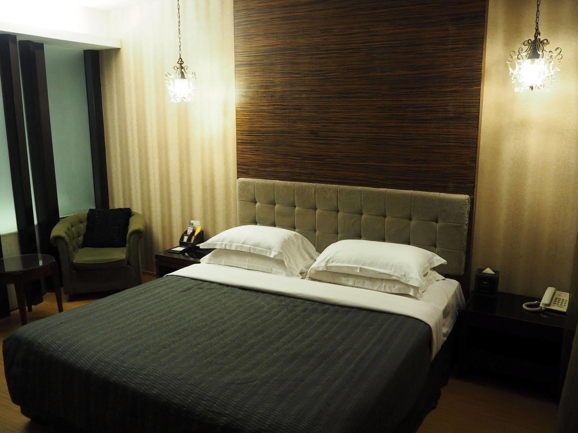 The Riverside Hotel & Motel Kaohsiung Dış mekan fotoğraf